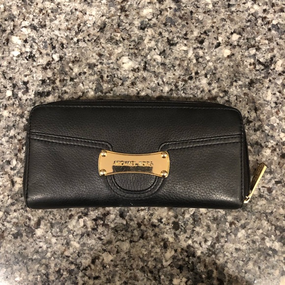 Michael Kors leather wallet - Picture 5 of 6